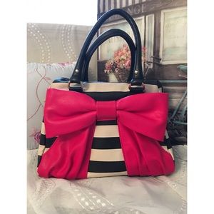❌❌❌SOLD❌❌❌Betsey Johnson handbag BIG pink bow